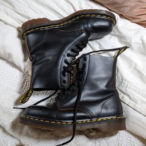 Dr. Martens Air Wave boot